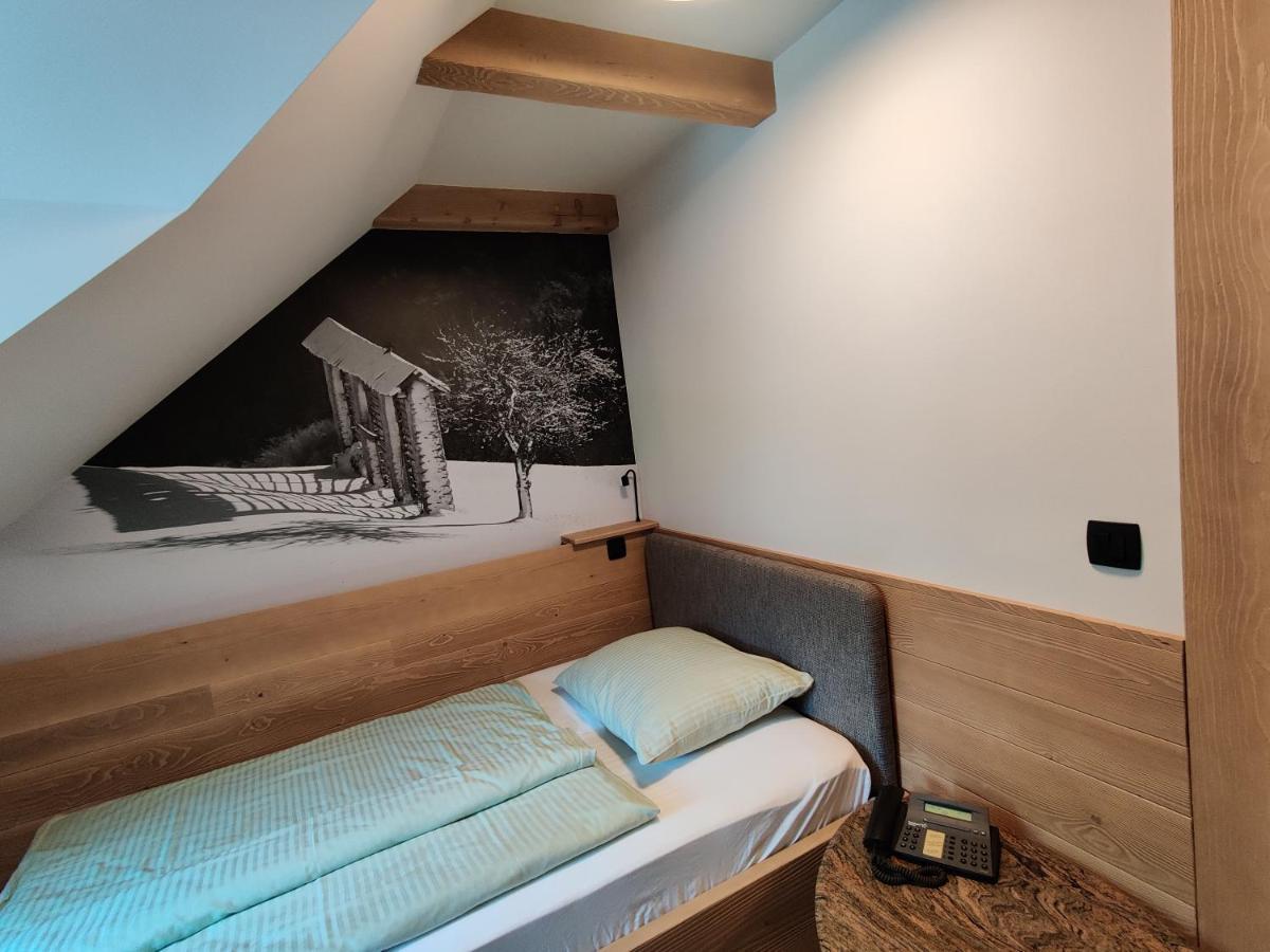 Guesthouse Pri Zalogarju Zelezniki Εξωτερικό φωτογραφία