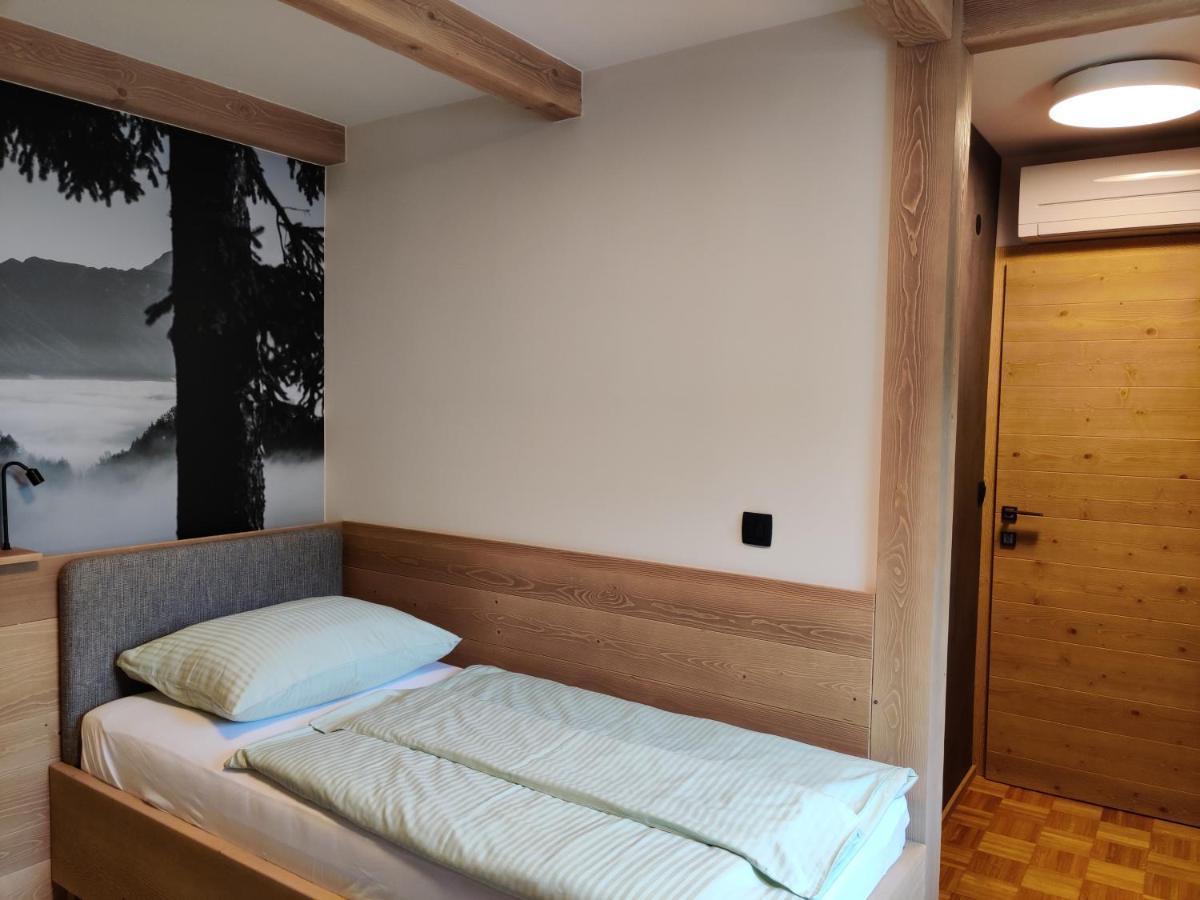 Guesthouse Pri Zalogarju Zelezniki Εξωτερικό φωτογραφία